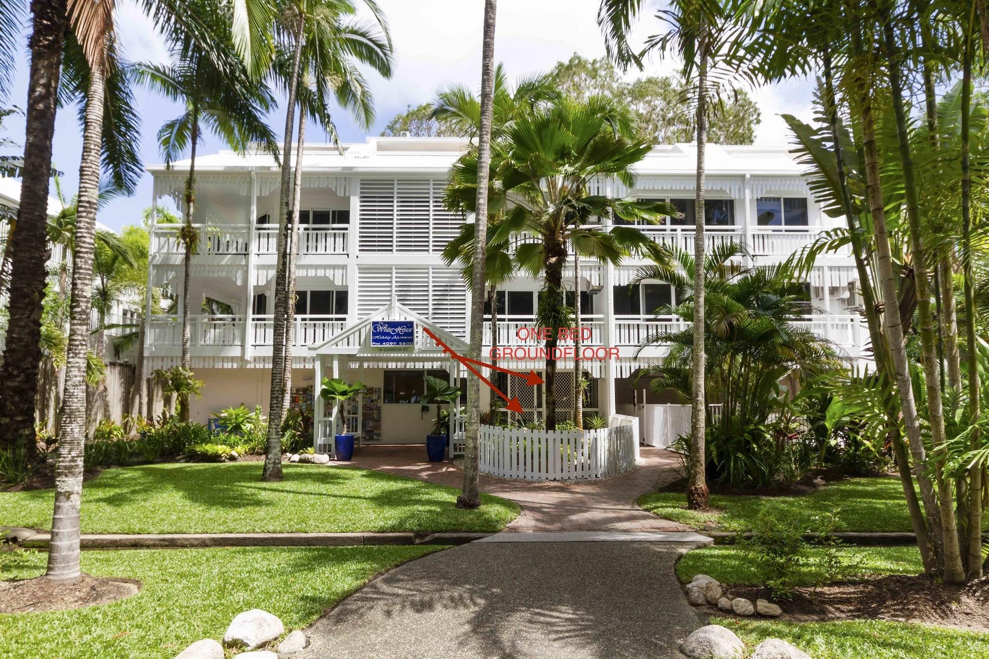 The White House Port Douglas Exterior photo